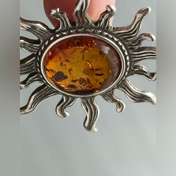 💛Baltic Amber sun design in 925 silver necklace ⭐️NWOT - Picture 6 of 14